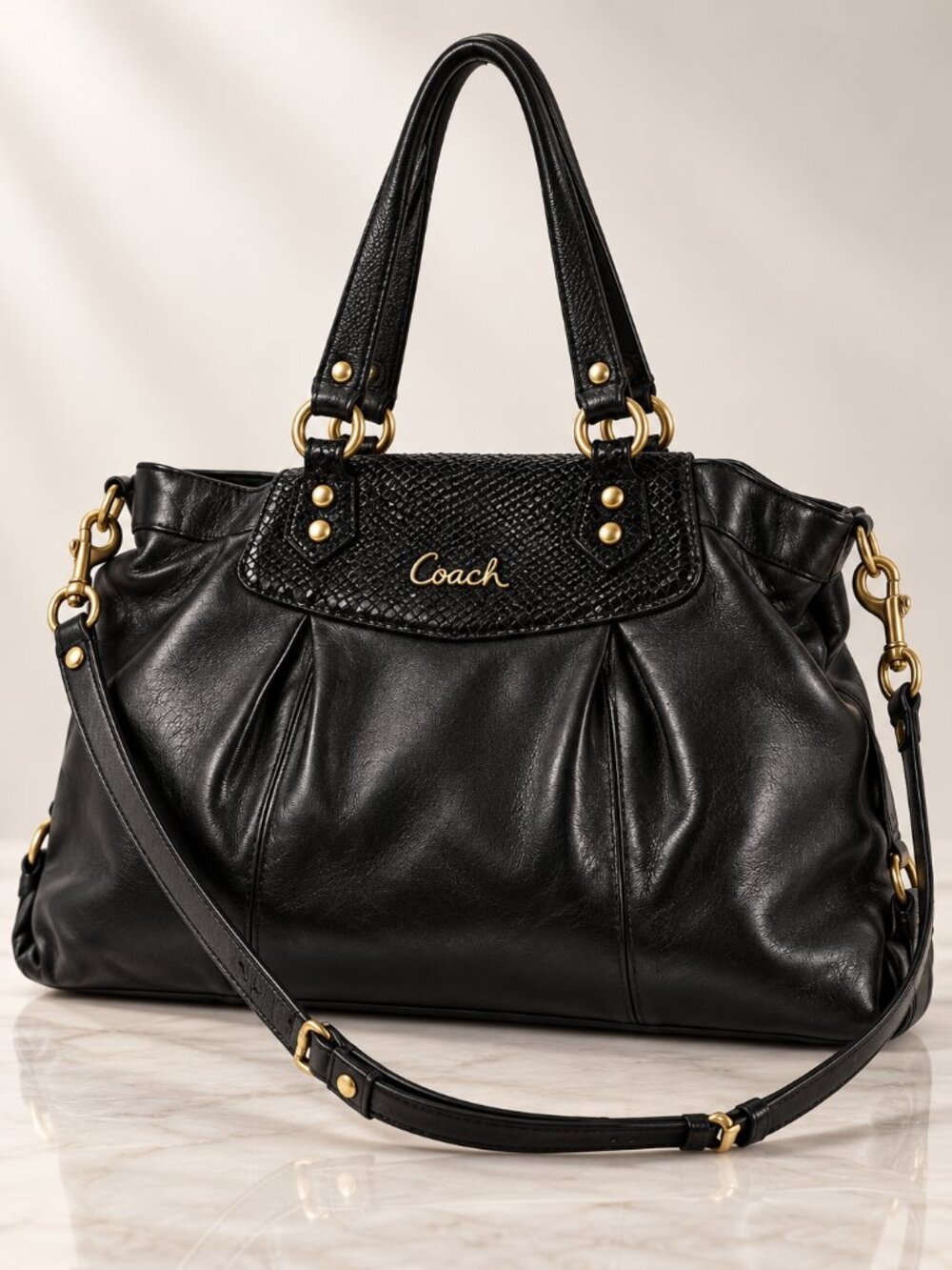 Coach F19243 Ashley Carryall Bag